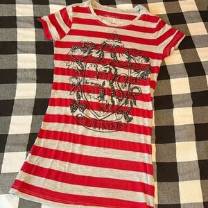 HARRY POTTER Universal Studios GRYFFINDOR shirt